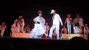 via makeagif | La bamba, Ballet folklorico, Dia de reyes